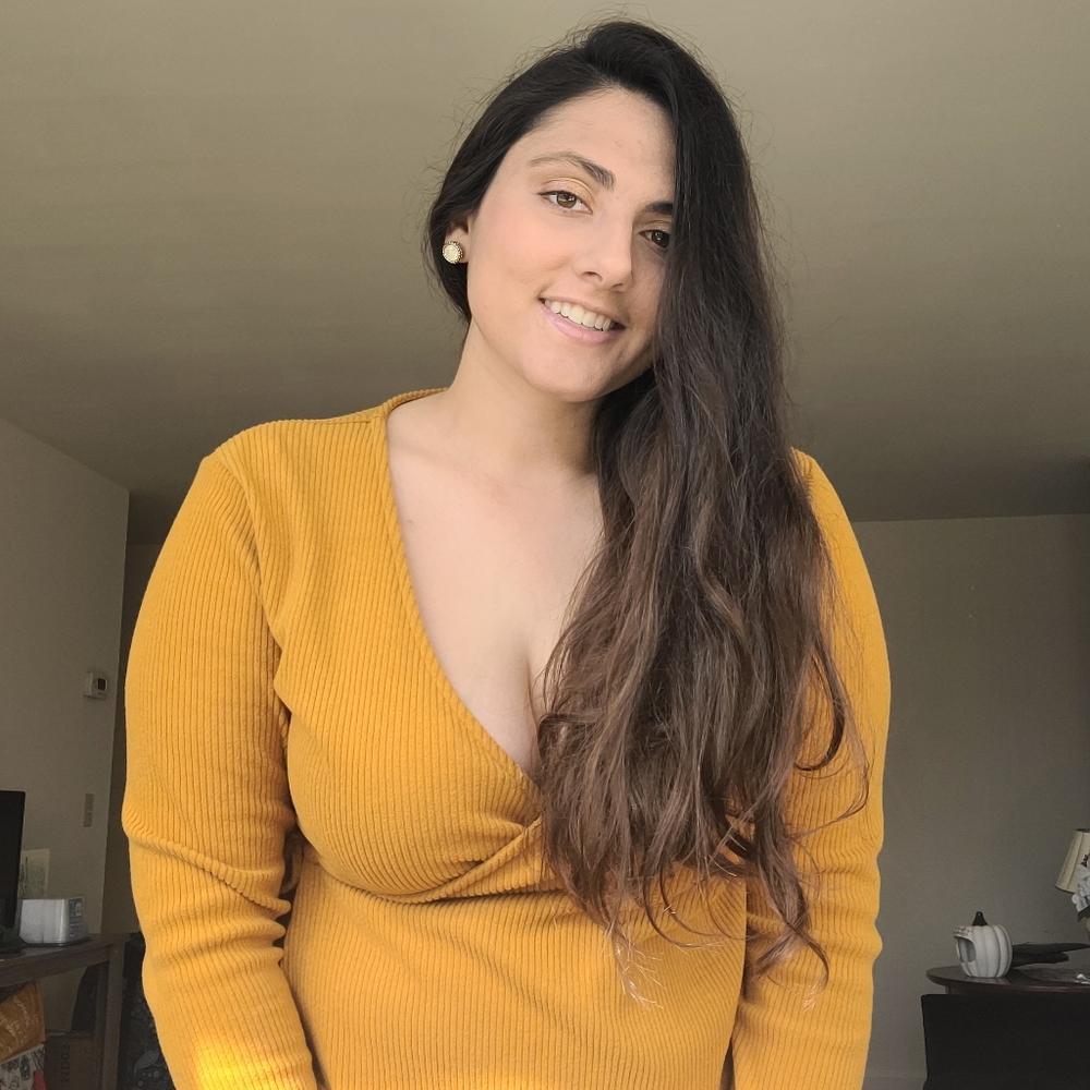 Meet your Posher, Cassandra